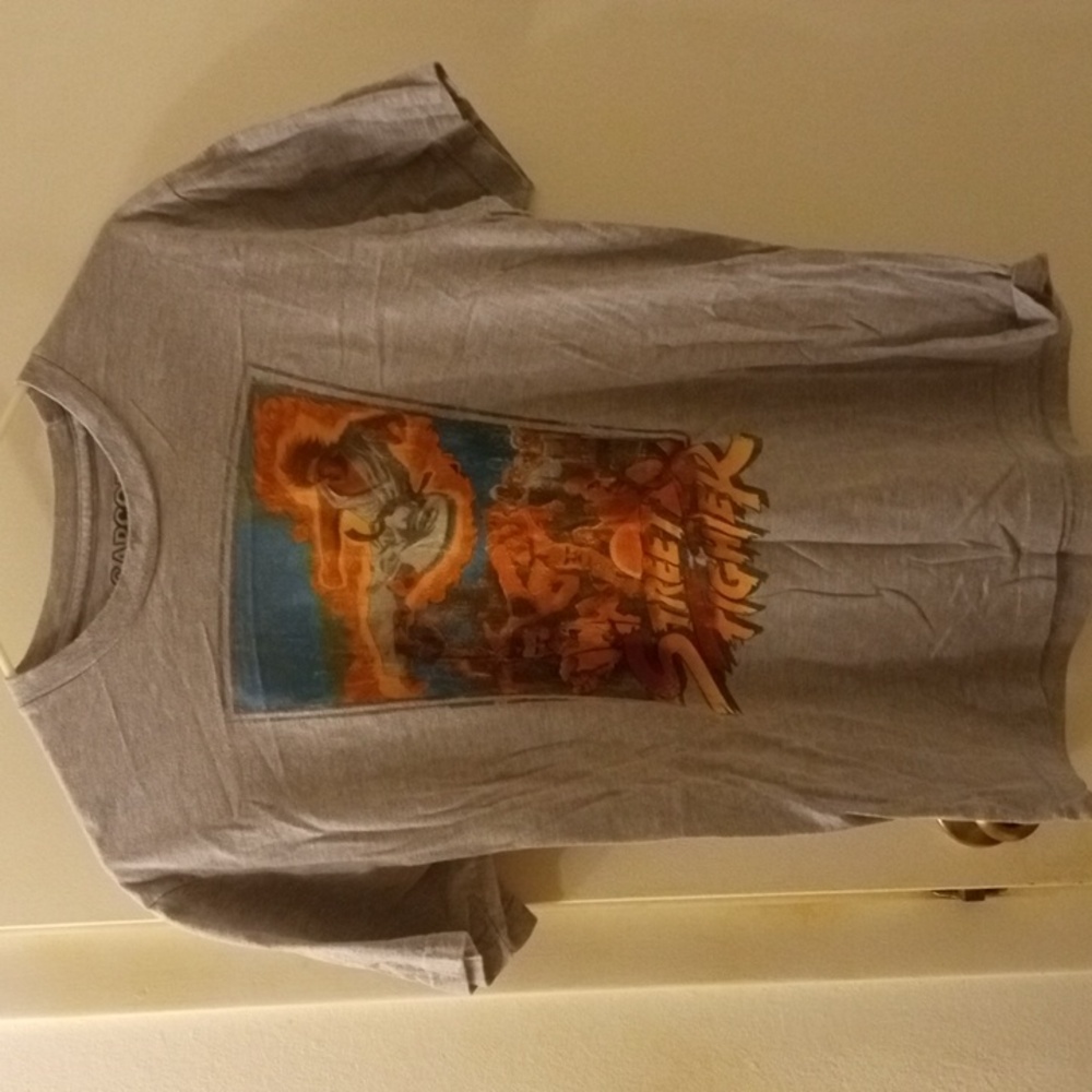 Street Fighter 1 t-shirt.